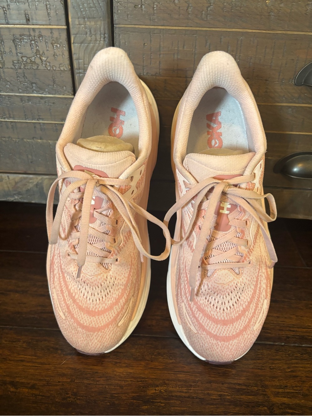 Hoka Arahi 8 Blush Latte Women’s sneakers Size 10 B